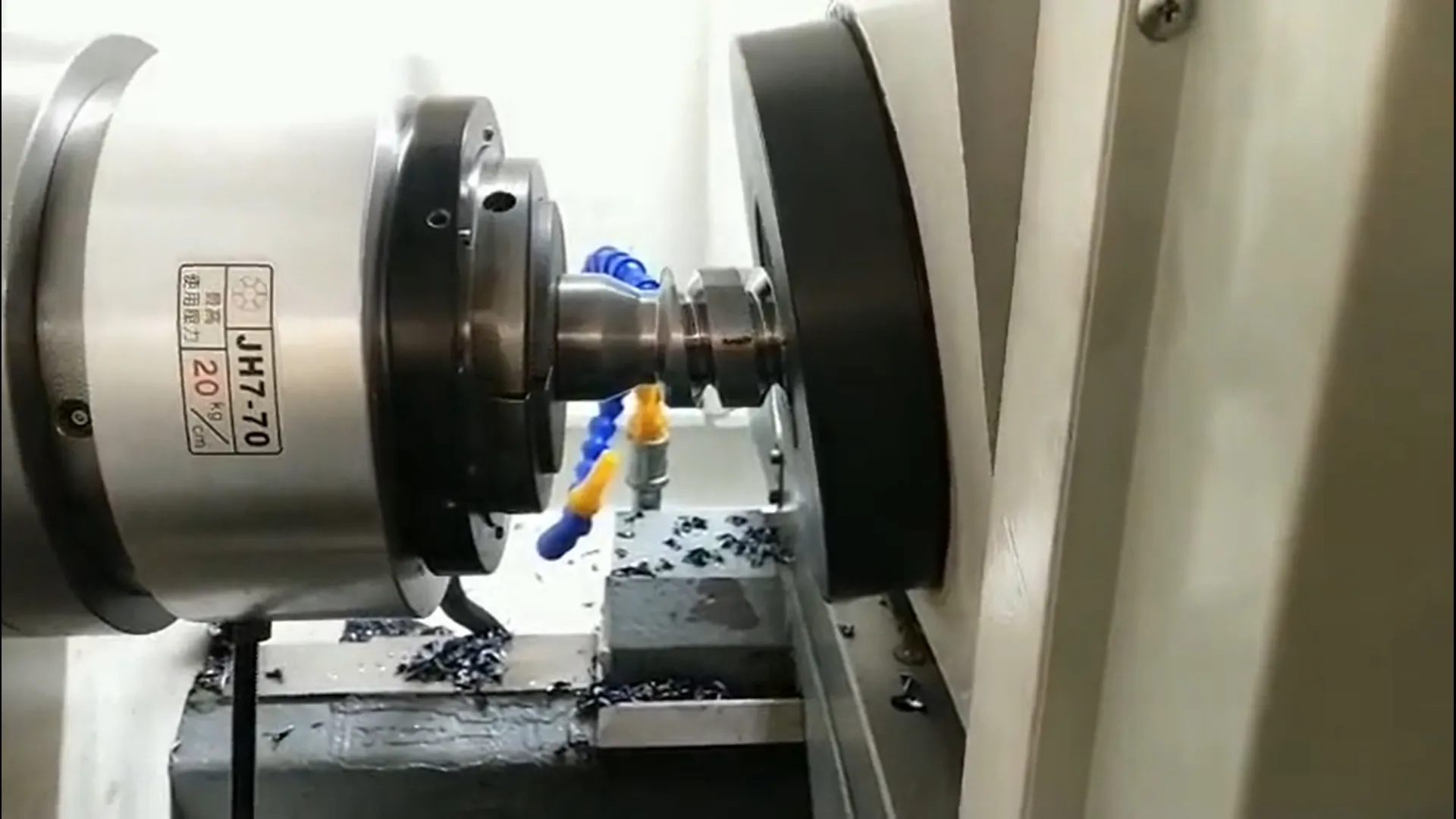 thread whirling machine